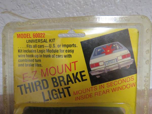 NEW VINTAGE TransPac E-Z MOUNT THIRD BRAKE LIGHT - COLLISION AVOIDANCE - $20 (fairfield / vacaville)63471321404035121