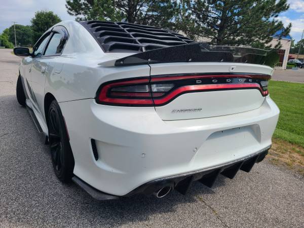 2019 Dodge Charger R/T - $21,900 (Redford)63470237627011122