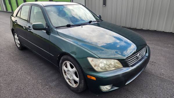 UNO DE UN TIPO 2001 LEXUS IS300 SEDÁN DEPORTIVO 70,000 MILLAS ORIGINALES - $5,000 (NUEVA HAMPSHIRE OCCIDENTAL)636225603706911210