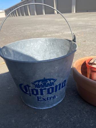Corona tin beer bucket 1