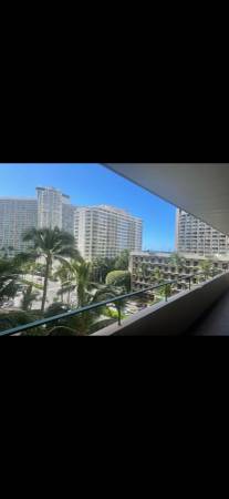 $2,100 / 1br - Furnished one bedroom with parking (Waikiki)63939667037314120
