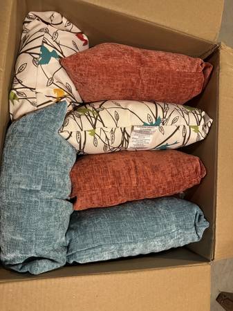 Mainstays Decorative Pillow 2 Set each - Marbel Chenille 1