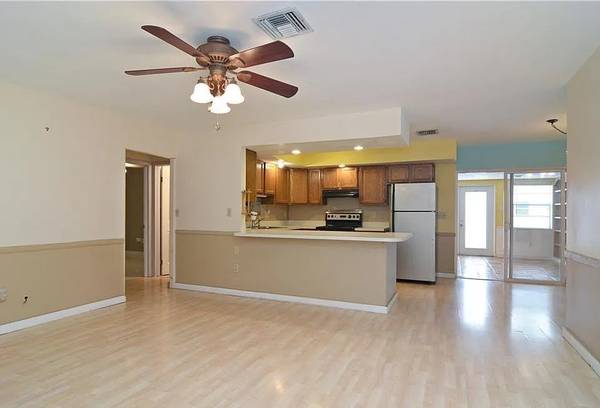 $900 / 2br - 1140ft2 - Stunning 2 bedroom, 1 bath (SE Monroe St, Stuart, FL)63867048299521120