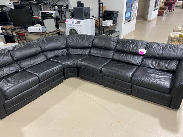 Black leather sectional 8’x 10’ 1