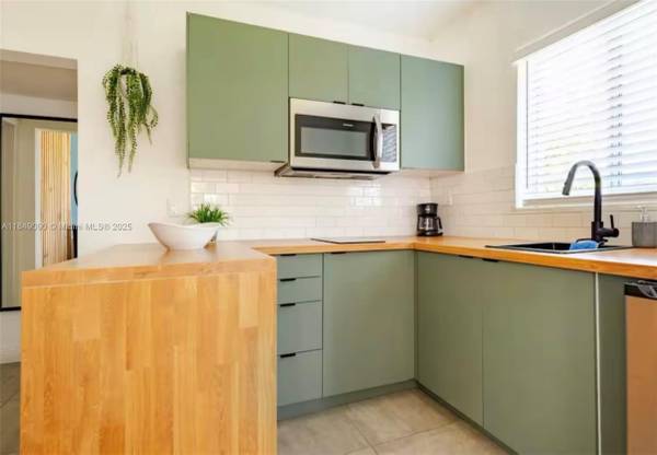 $1,500 / 1br - Efficency for rent with washer and dryer 1/1 (Miami)64001845728641120