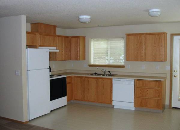 $1,500 / 2br - Sprawling Green Spaces, Supermarkets - 2 Bed 1 Bath is Non-Smoking (East Portland)63914737630082122