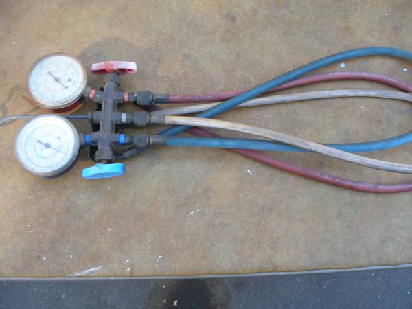 A/C GAUGES 1