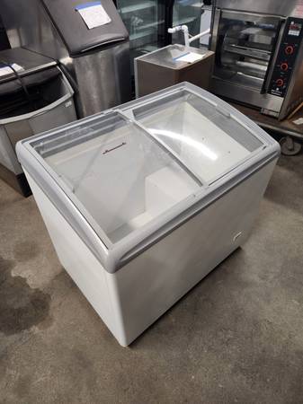 Chest Freezer with Sliding Lid 1