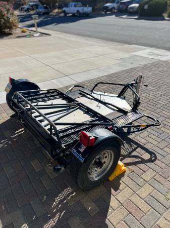 2017 Kendon stand-up motorcycle trailer 1