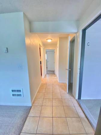 $1,675 / 1br - 740ft2 - Lavadora/secadora de tamaño completo, lavavajillas, triturador de basura (Sumner)63688443655427123