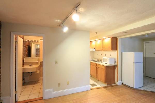 $2,650 / 1br - 1 Bedroom for $2,650 at 12 Mt Auburn St, Cambridge (Cambridge \ Harvard Sq. \ Riverside)63996546637571122