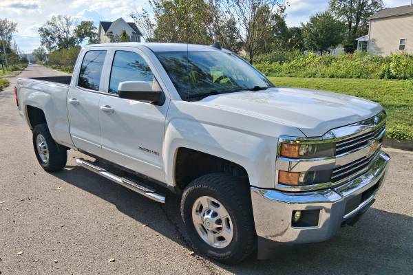 2015 Chevrolet Silverado 2500HD 4x4 - Photo 2
