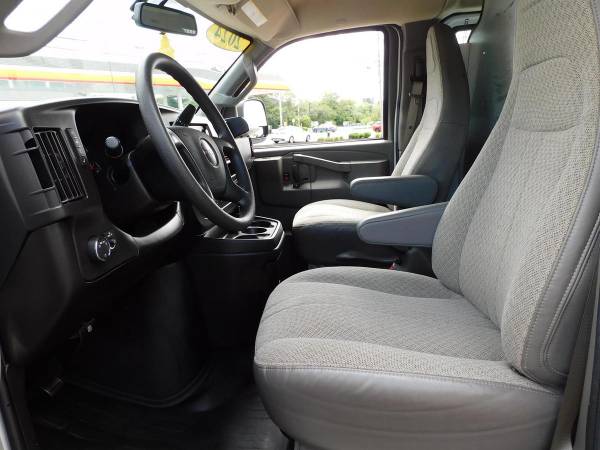 2024 GMC Savana 2500 - Photo 15