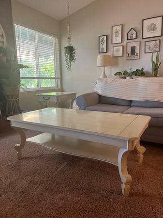 Juego de sala (sofá, mesa de centro, mesa auxiliar y soporte para TV) - $250 (Rancho Penasquitos)63471472784515121