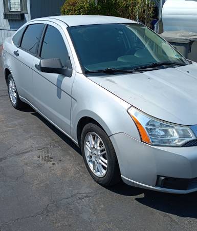 Ford Focus SE 2009 1