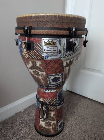 Remo World Percussion Djiembe 1