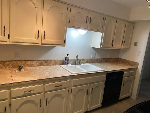 $2,250 / 2br - 1405ft2 - Spacious, Charming townhouse in Park Plazas for rent (Santa Fe)63806044847235123