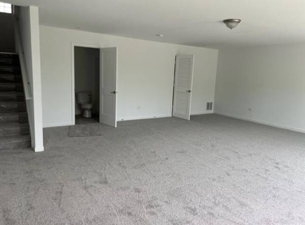 $1,200 / 3 hab - Sótano completo y amueblado con baño privado en alquiler (Yorkville, IL)63036899068291124