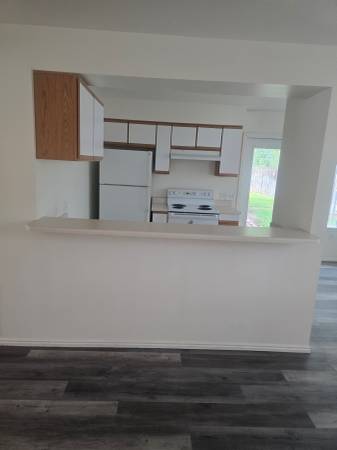 $1,089 / 2br - 2BR/1BA | In-Unit W/D Hookups | New Floors | Section 8 OK63952520501250121