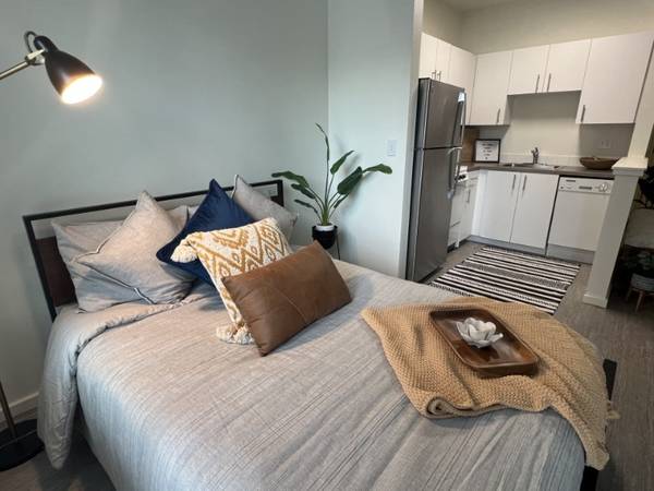 $975 / 474ft2 - Studio Magic For You -Affordable Housing (Downtown Portland)63999453238531120