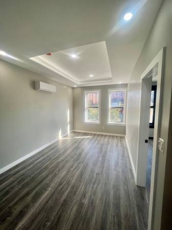 $2,500 / 1br - Luxury, Brand New Everything, Central Air/Heat, Near Train *I Speak Spanish (Jackson Heights)63945363139971120
