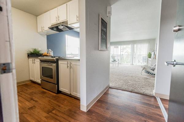$1,647 / 1br - 678ft2 - 1BD 1BA, Situated in Renton!, Vinyl Flooring (10408 Southeast 174th Street, Renton, WA)63884893862915123
