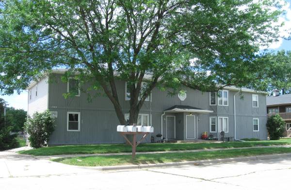 $1,010 / 2br - 2 bedroom/ 2 bath (1503 Northbrook)64018612273155120