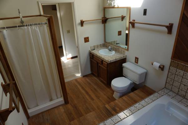 $2,300 / 1br - 835ft2 - Creative, unique, large 1 bedroom studio, full bathroom (santa cruz)63933766595202124