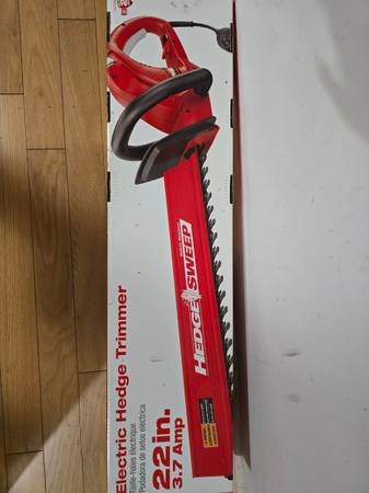 Homelite Cortasetos Eléctrico - $40 (Gaithersburg)63471431821057121