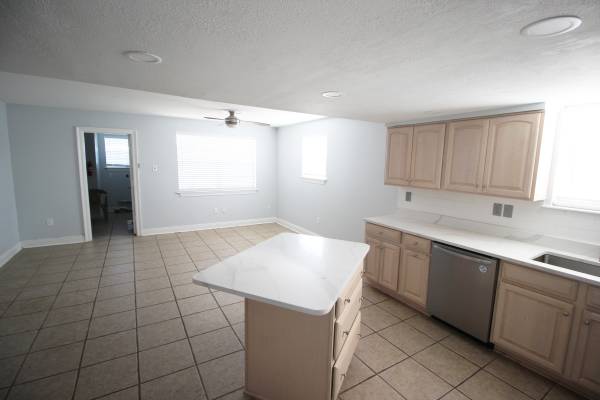 $1,800 / 3br - 1750ft2 - 5014 Newlands Street | Big, Beautiful 3/2.5 Townhouse For Rent63903421279875124