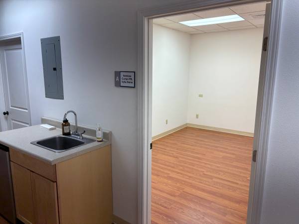 $650 / 130ft2 - Executive office space in North Kihei (North Kihei)63939535209602124