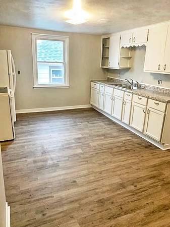 Charming 2 Bed Upper Unit in Two Rivers, WI | $865/Month 1