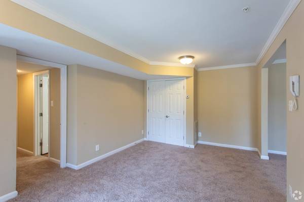 $1,775 / 1br - 916ft2 - Maintenance on site, Air Conditioning, Crown Molding (7 Prism Pl, Gaithersburg, MD)63896035304194124