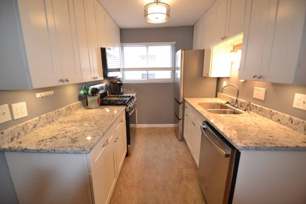 $1,395 / 1br - 650ft2 - I-4 Clean attractive furnished 1BR (Kennedy Heights)63974471843331124