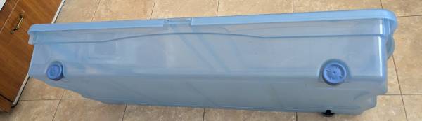 Under bed plastic storage bin w/wheels 1