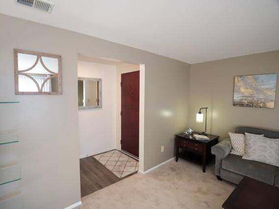 $1,239 / 2br - 900ft2 - Pet Friendly with Bark Park, Washer/Dryer, Upgraded 1 & 2 BRs63953483317122121