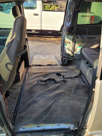 2000 Dodge Caravan Braun Enter furgoneta para silla de ruedas - $2,80063621403153539123