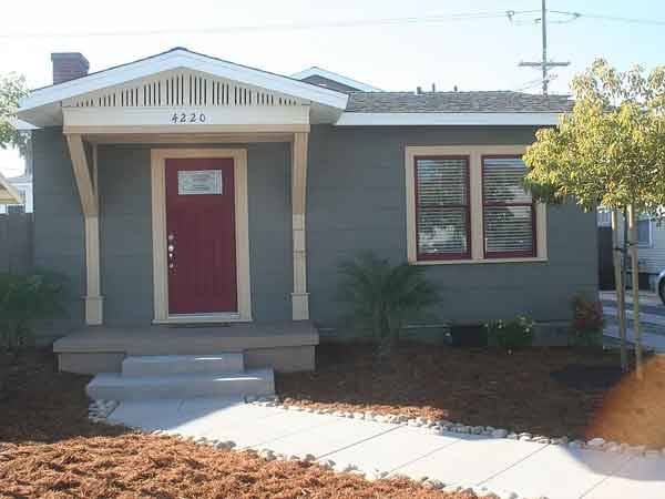 $975 / 2br - Craftsman style  2 bed 1 bath house (San Diego, CA)64037219668355120