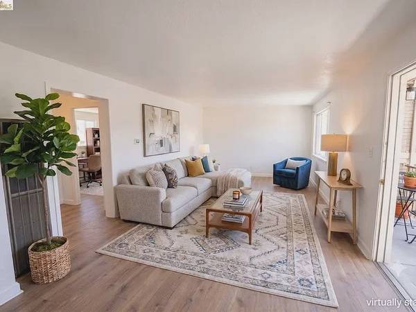 Student Housing – Spacious 2-Bedroom Apartment in North Berkeley 1