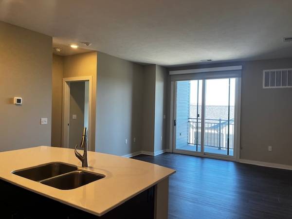 $1,416 / 1br - 705ft2 - Live Here, Brag Later!64020841652867122