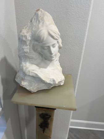 Marble bust 1