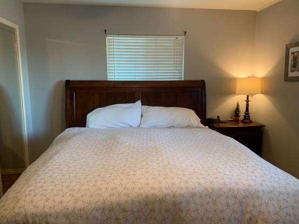 Solid Wood California King  3 Pc Bedroom Set 1