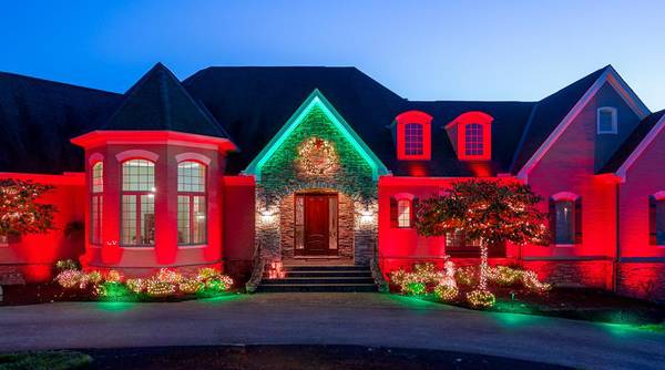 Experienced Holiday Lights Installers Wanted. $45 per Hour! 1
