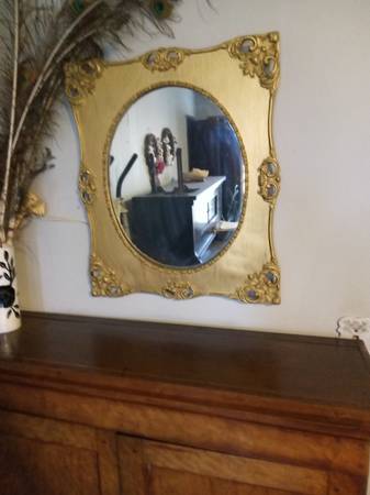 Beautiful Gold Mirror 1