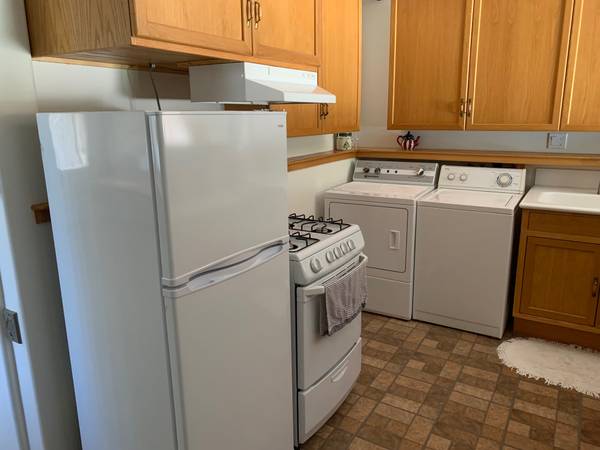 $1,950 / 1br - 800ft2 - One bedroom, one bath apartment/ duplex, private, quiet neighborhood (simi valley)63800496827907121
