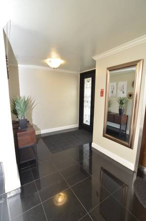 $1,745 / 1br - 544ft2 - 5th Street Apts- Luxurious Junior 1 Bedroom with Covered Parking! (Mid-Wilshire and Koreatown)64035737761922122
