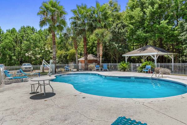 Flat Screen TVs, Elevator Access, Free Utilities 1