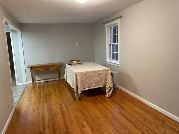 $3,800 / 3br - Complete house for rent SD 5 Dix Hills (East Northport)63854480138625124