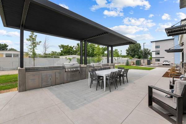 $1,385 / 1br - 640ft2 - Clubhouse, On-Site Maintenance, Full Size Washer & Dryer, Package Room (Nampa)63981533869442122