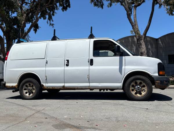 2012 GMC Savana 1500 Carga -- AWD - $6,199 (san jose downtown)63613264238211123